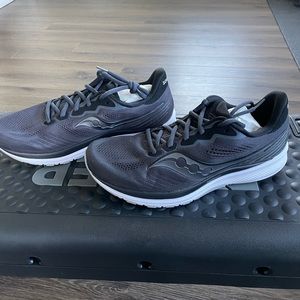 Brand New Saucony Ride 14 Men’s size 11
